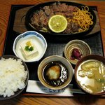 こむすび - 牛おろしステーキ定食（1000円）