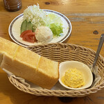 Komeda Coffee Ten Gamagori Keiteijo Mae Ten - 山食ハーフトーストにミニサラダ