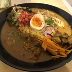 SPICE CURRY BAUL - チキンカレーと炙りチーズのダルカレー1000円