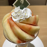 Kannon Yama Fruit Parlor Kobe Ten - 国産農熟桃のパフェ