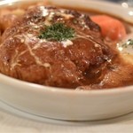 La Kasuga - カレーソース煮込みハンバーグステーキ　ポーチドエッグ添え