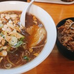 Asahiya Hon Ten - 旭屋ラーメンと豚丼