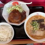 味千ラーメン - C定食（ハンバーグ、ご飯付き）1100円