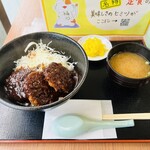 福石パーキングエリア 下り線 ショッピングコーナー - デミカツ丼　６３０円