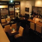 Wine Shokudo Fure Bar - 夜の店内は落ちつける雰囲気