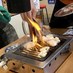 Osaka Yakiniku Horumon Futago Kyobashi Ten - ホルモン焼き焼き風景