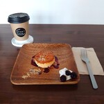 ニワタスカフェ - バスクチーズケーキとプレミアムホットコーヒー