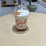 &milk Kamakura Ten - 冷たくて甘くて桃！白桃ミルクシェイク430円。