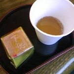 Marushima Ya Hon Ten - お茶菓子付きでおもてなししていただけます