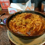 ドラゴンラーメン - 年始の営業開始日にお邪魔しました。中辛の大盛、今回も美味！