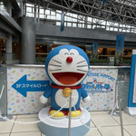 Doraemon Wakuwaku Sky Park Cafe Zone - 空港にてドラえもんがお出迎え