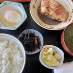 Iwa Fune So Bekkan - 赤魚煮定食　800円