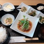 陸 - 日替わりランチ 1000円