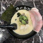 Ramen Buta no Dorei - 奴隷とんこつラーメン　880円