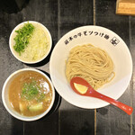 Tsukemen Kuraki - ・牛モツつけ麺 920円/税込
                      ・トッピング ネギ 110円/税込