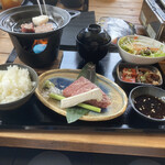 Honba Tokusen Omi Gyu Yakiniku Sukiyaki Ikemoto - 