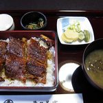 Tatamiya - 活鰻重定食