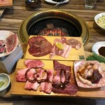 炭火焼肉 丸勢 - 