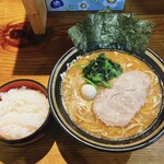 久留家 - ラーメン(醤油)、ライス