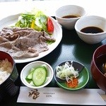 GEN - 前沢牛冷しゃぶ定食２，０００円。