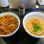 なか卯 - 2013年8月18日(日)　和風牛丼(ミニ)＋冷やし坦々(小うどん)500円