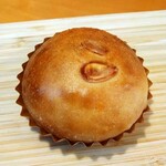 おやまのぱん - 煮リンゴとクリ厶チーズ