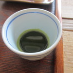 Umezono Cafe and Gallery - 別添えの抹茶シロップ