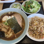 Ramen Ippon Yari - カレー屋にフラれて
                      正油ラーメン半チャーハンセット