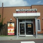 マクドナルド - 店内への入り口は二箇所。