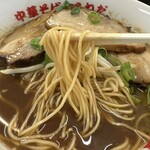 Chuka Soba Yoneda - 麺は細めぱっつり　香りあり！