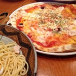 パスタトピザ - 普通に美味しい( ˘ ³˘)