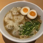 巧家 - ダブルワンタン麺