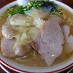 呑龍 - ワンタン麵 950円