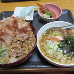 Oniku no Restaurant Kanoya - とろろめかぶと煮込み豚のあいがけ丼990円＋素ラーメン330円