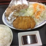 あさチャン - 2種ミックス定食500円(おかず半分) とんかつ