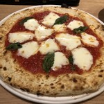 Italian Dining Cafe Harley Park - ピッツァランチ（サラダ、ドリンク付き）：１１５５円のマルゲリータ