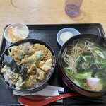 末松 - 2023.5/19
どんぶりｾｯﾄ 830円
そば、天丼