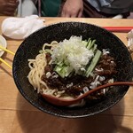 Bunbougu Izakaya Dorobou Dou - ジャージャー麺