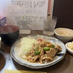 家庭料理居酒屋 よってって - ランチ…♪生姜焼きの日はウキウキしてたのを思い出す！