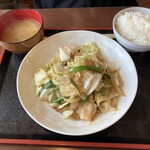 Kurozu Chicken Nanban Teishoku Takamotoya Koikebaru Ten - ニラ豚炒め定食／890円