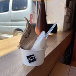 GELATERIA Geream Nishi No Ten - いちごミルクとコーヒーのダブル（520円）