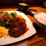 Hassaku - 和牛肉たっぷりハンバーグ７８０円