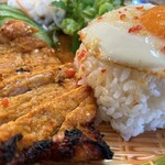 GIA DINH - トンテキの味付けもベトナム風。甘さ控えめでご飯がススム味。