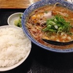 麺の蔵 我天 - 辛味噌らーめん¥703 ＋ごはん中¥157