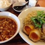 麺の蔵 我天 - 辛つけ麺¥766大盛¥157 ＋サービスライス