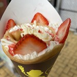 Crepe Shop SARU Nara Ikoma Ten - ストロベリーレアチーズクリーム（630円）