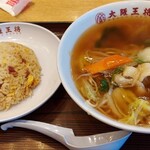 大阪王将 - あんかけラーメンと五目チャーハン(小)セット890円