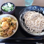 ゆで太郎 - 季節のかき揚げ丼セット　「ほぼえび」と表記があったのだが、ぷりぷりのエビがたっぷりのかき揚げ丼だった　かなり美味しい　しかも、そばも普通に美味しい　また食べたい