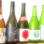 kokochi - 店内では直接取引のある酒蔵の日本酒を販売しています。