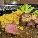 Ikinari Steak Komagome Ten - 焼き加減が好き（鉄板温め直し可能）